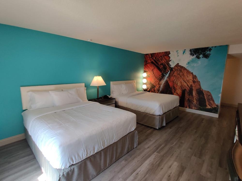 Clarion Pointe Fresno Near Yosemite Hotel Bagian luar foto