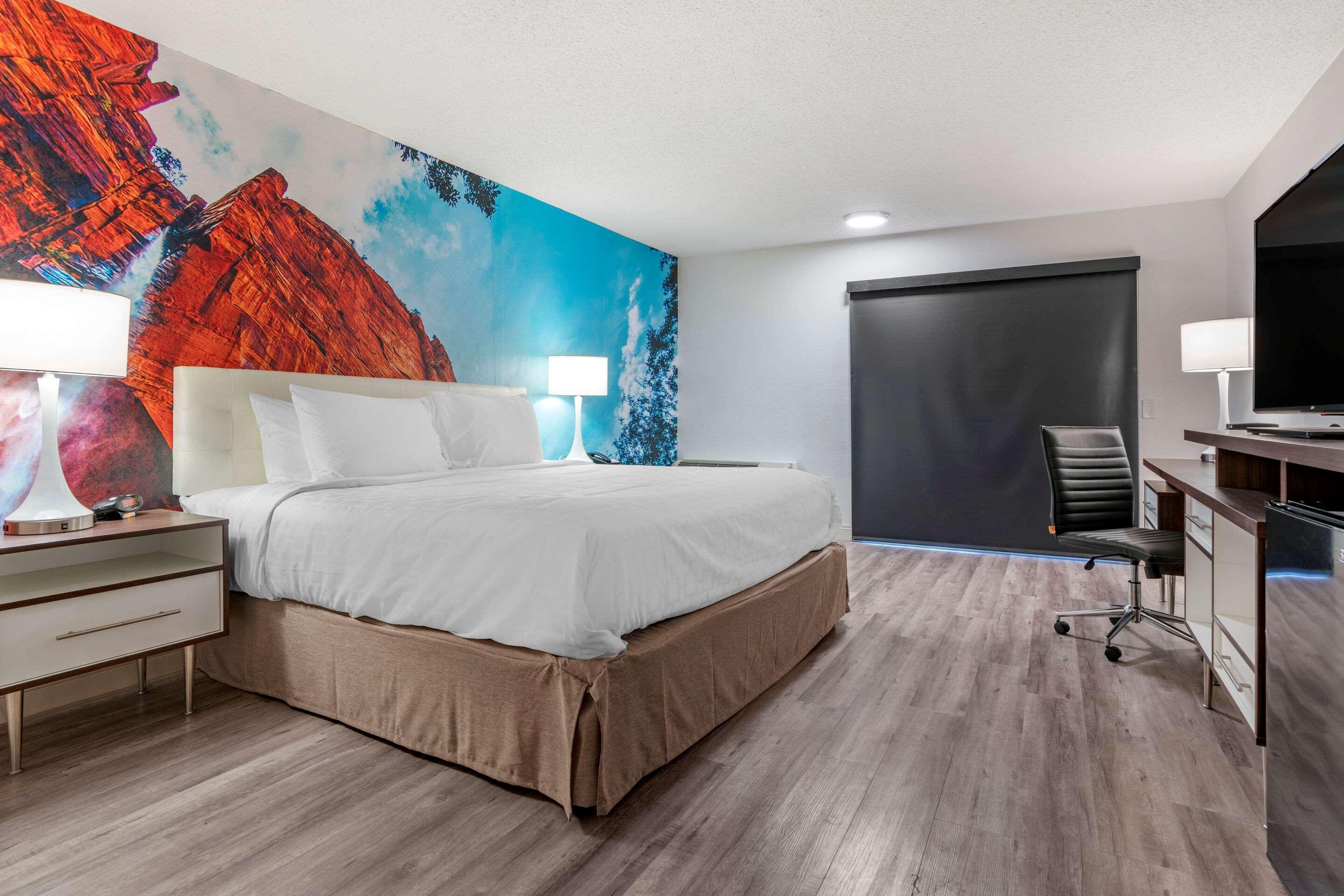 Clarion Pointe Fresno Near Yosemite Hotel Bagian luar foto