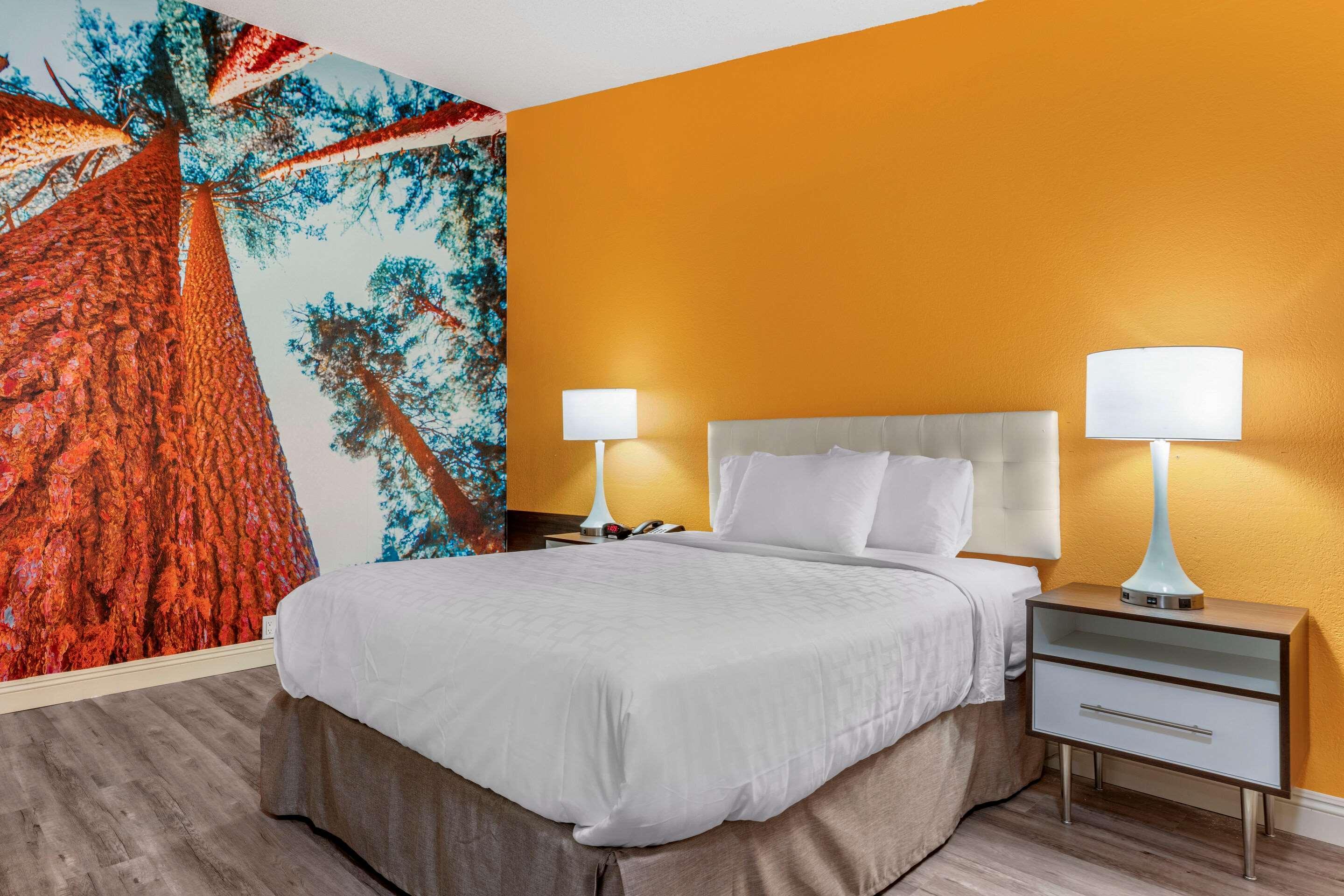 Clarion Pointe Fresno Near Yosemite Hotel Bagian luar foto