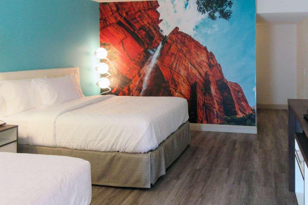 Clarion Pointe Fresno Near Yosemite Hotel Ruang foto
