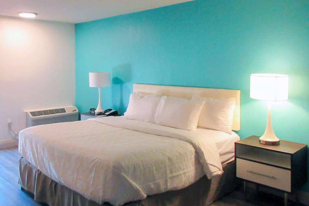 Clarion Pointe Fresno Near Yosemite Hotel Ruang foto