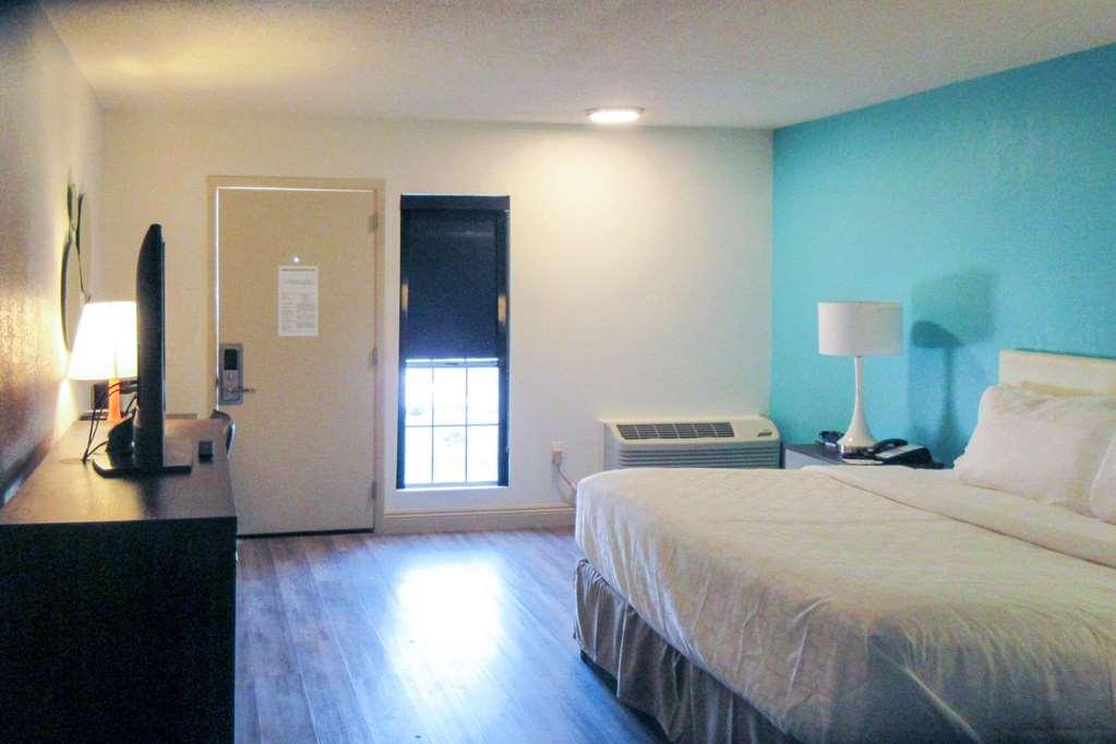 Clarion Pointe Fresno Near Yosemite Hotel Ruang foto